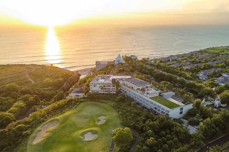 Indonesia’s Most Luxurious Resorts & Hotels