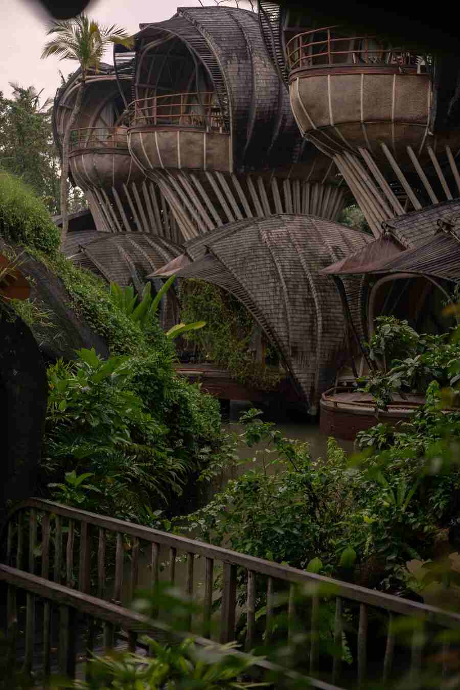 bamboo-treehouse-villa-in-Bali